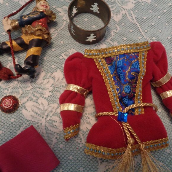 VINTAGE TINS MICKY KEN SHIRT COQUETTE BOW HEART NOVA SCOTTIA PL ETC. LOT - Picture 7 of 11